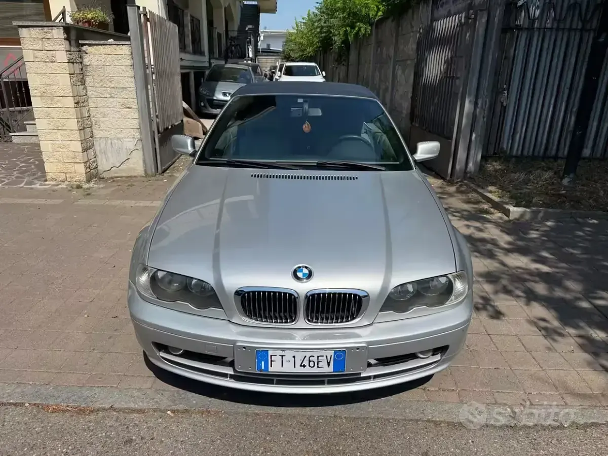 Usata BMW 318 Cabriolet 143 CV (105 kW) 2001 Grigio Cabrio