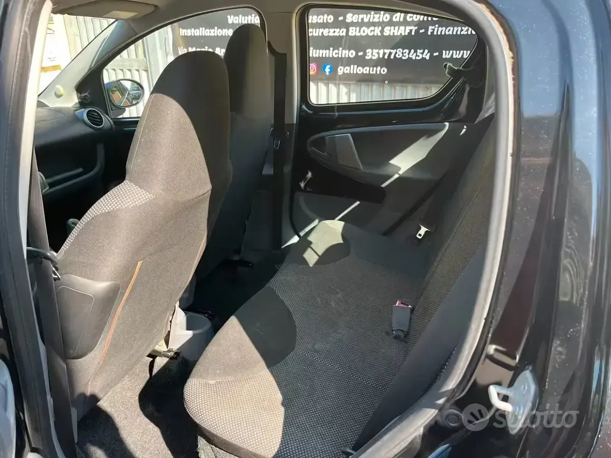 Usata Toyota Aygo Sol 68 CV (50 kW) 2009 Nero Utilitaria