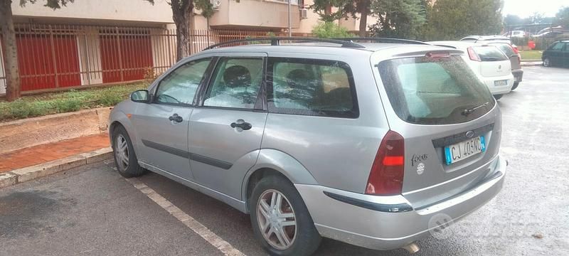 Usado Ford Focus 90 HP (66 kW) 2003 Sedan