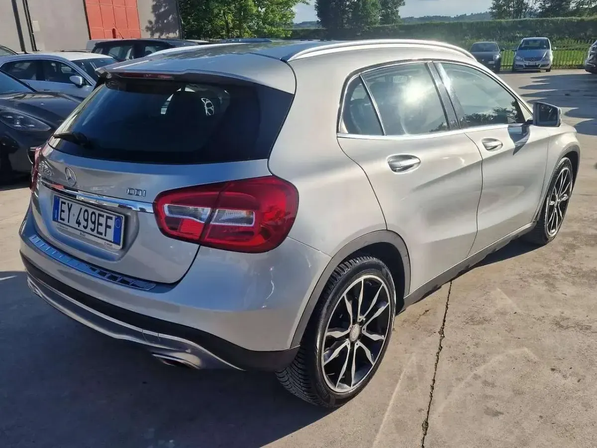 Usata Mercedes GLA220 Premium 170 CV (125 kW) 2015 Argento SUV