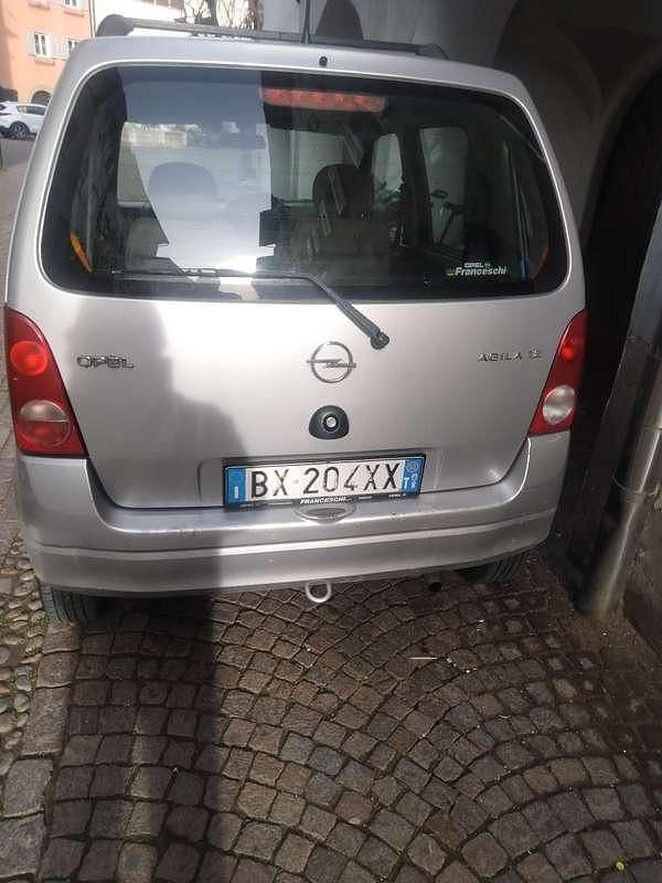 Usata Opel Agila Color Edition 75 CV (55 kW) 2002 Grigio Monovolume