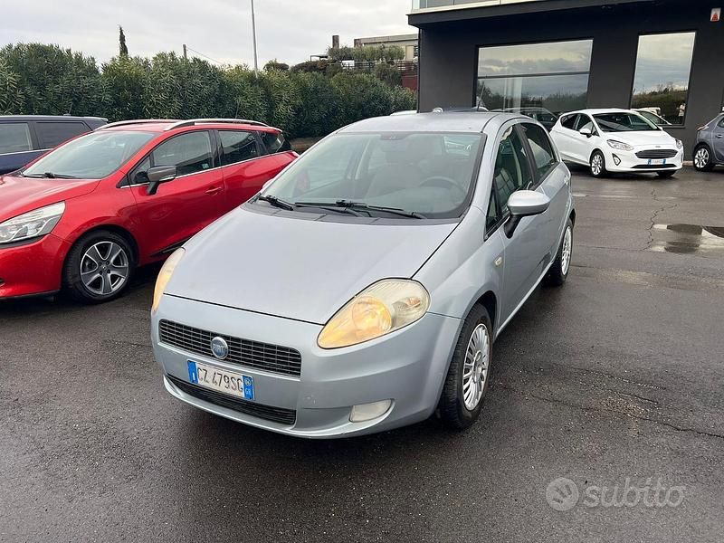 Usata Fiat Punto 75 CV (55 kW) 2005 Grigio Berlina