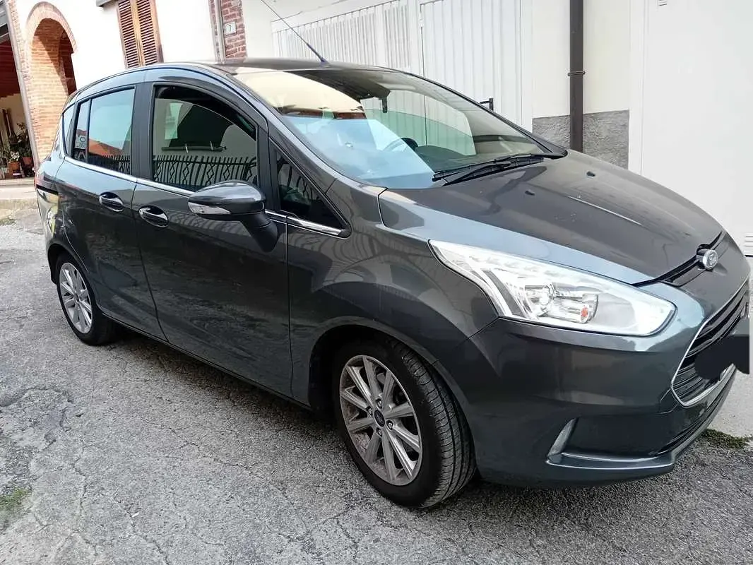 Usata Ford B-MAX 101 CV (74 kW) 2016 Grigio Monovolume