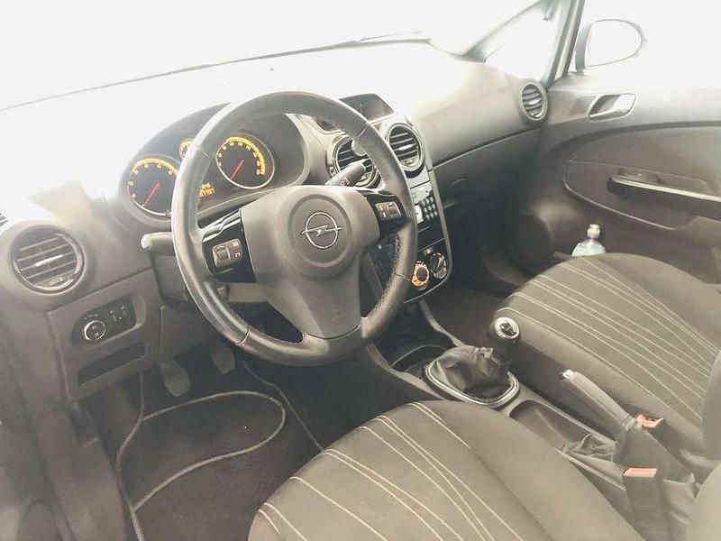 Usata Opel Corsa Club 86 CV (63 kW) 2011 Berlina