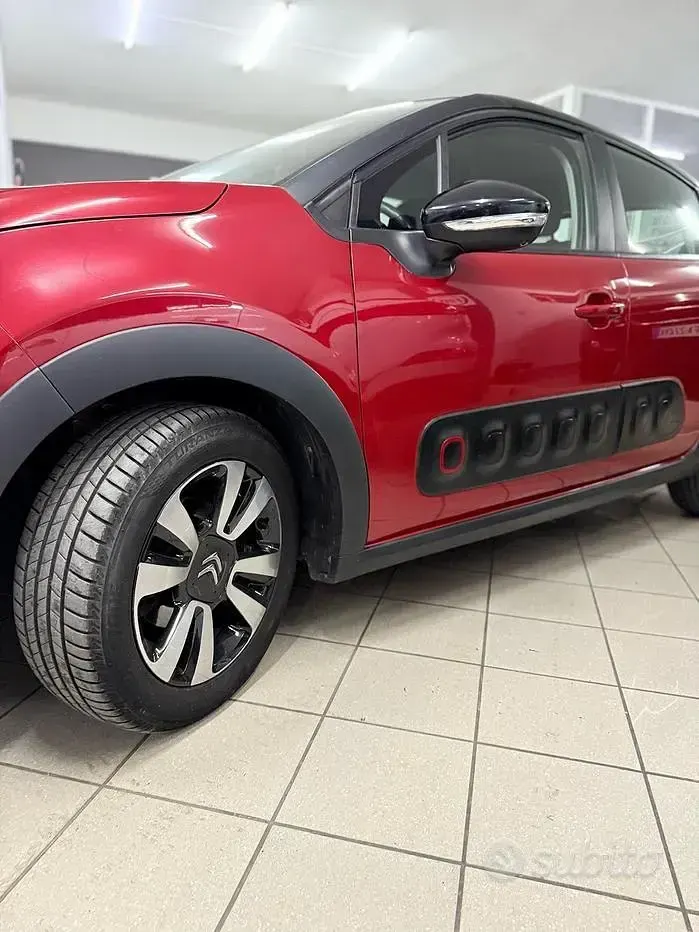 Usata Citroën C3 Shine 75 CV (55 kW) 2018 Rosso Utilitaria