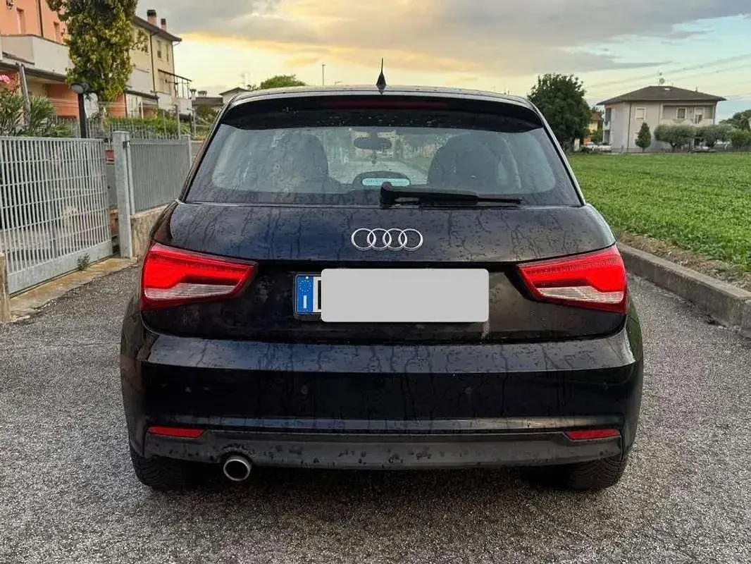 Usata Audi A1 Sportback Design 90 CV (66 kW) 2015 Nero Utilitaria
