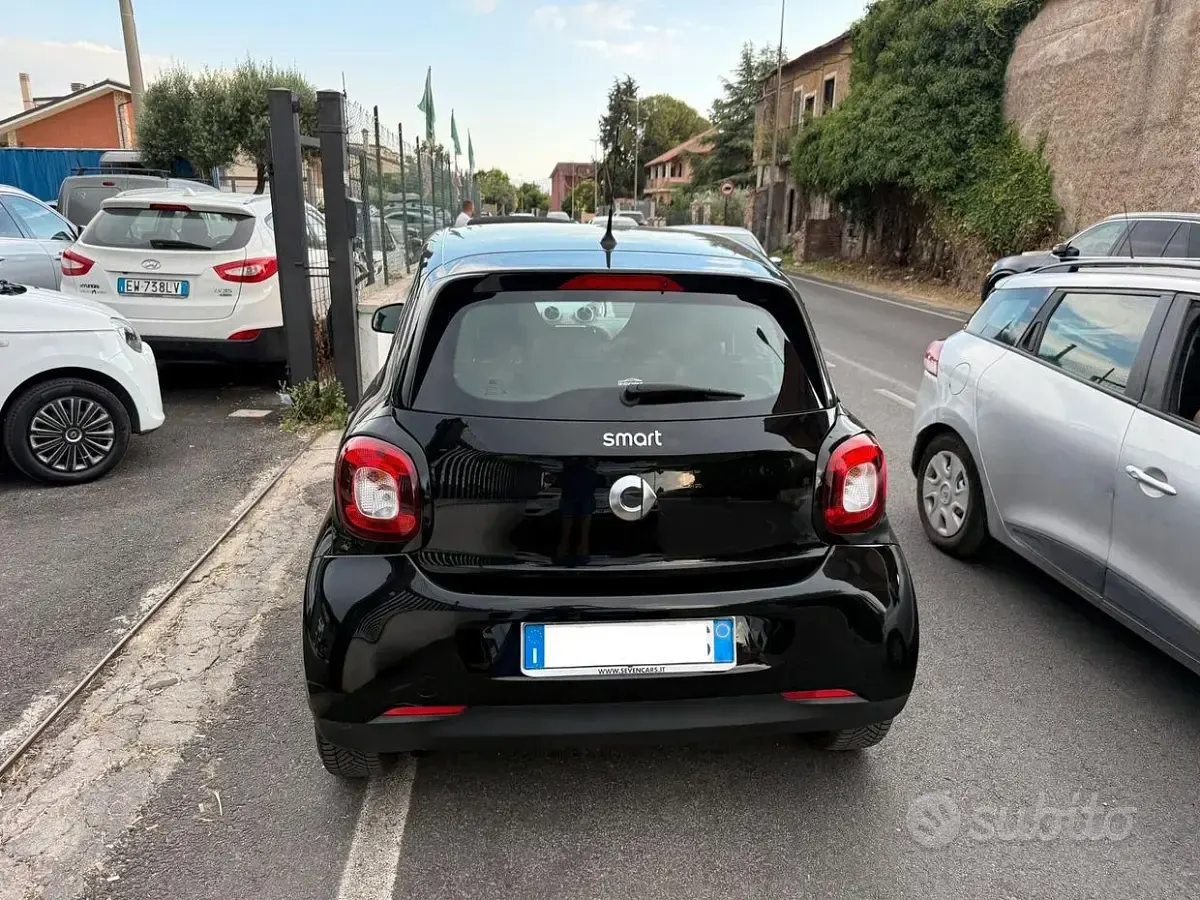 Usata Smart ForFour 71 CV (52 kW) 2018 Nero Utilitaria