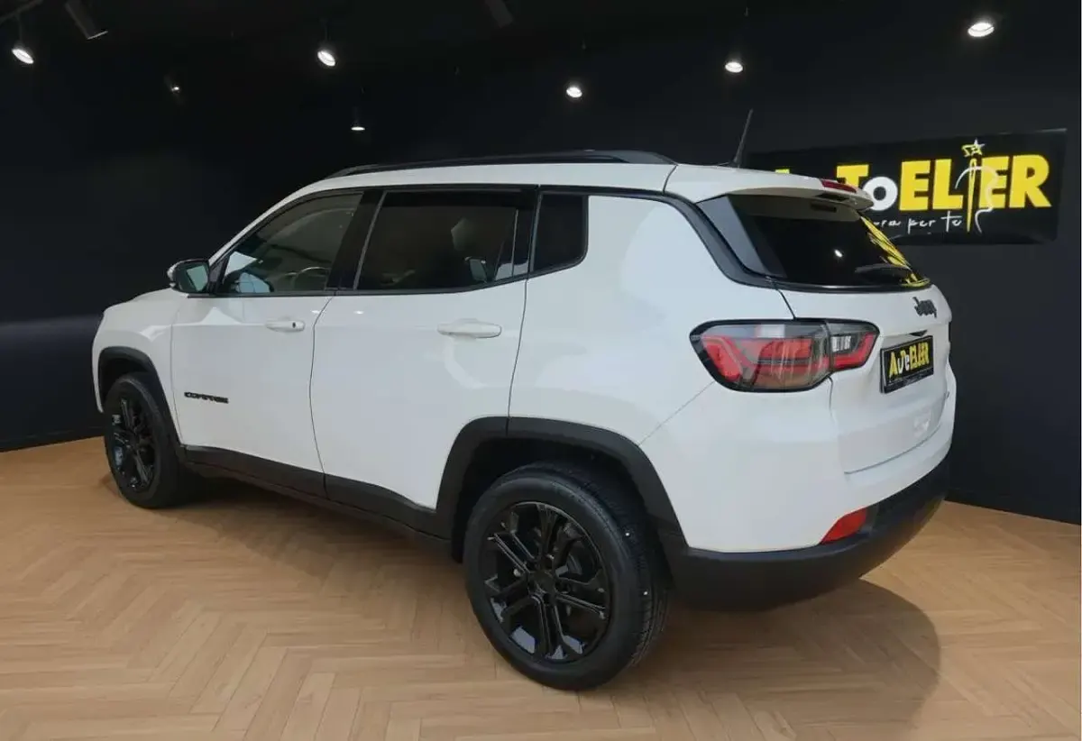 Usata Jeep Compass Night Eagle 131 CV (96 kW) 2022 Bianco SUV
