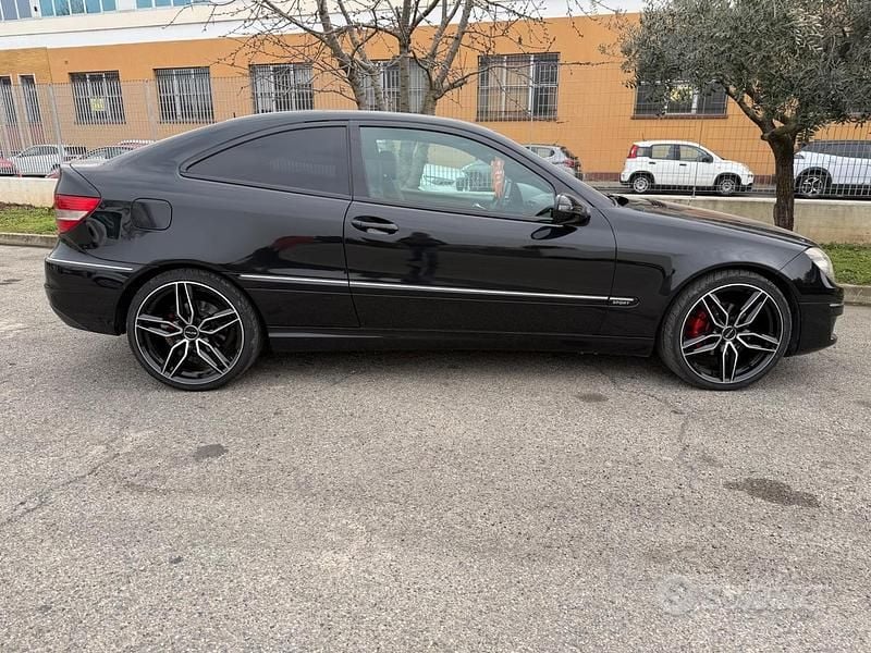 Usata Mercedes CLC220 149 CV (109 kW) 2008 Nero Utilitaria