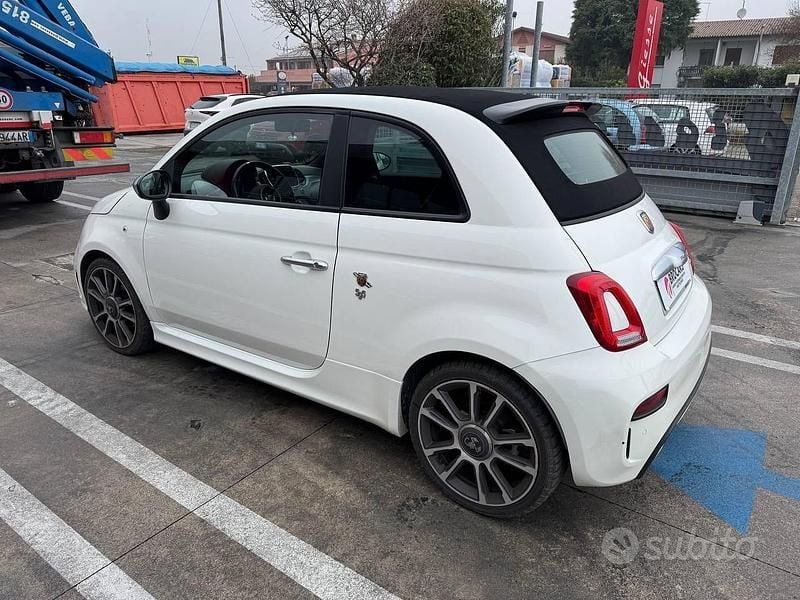 Usata Abarth 595C Turismo 165 CV (121 kW) 2021 Bianco Cabrio