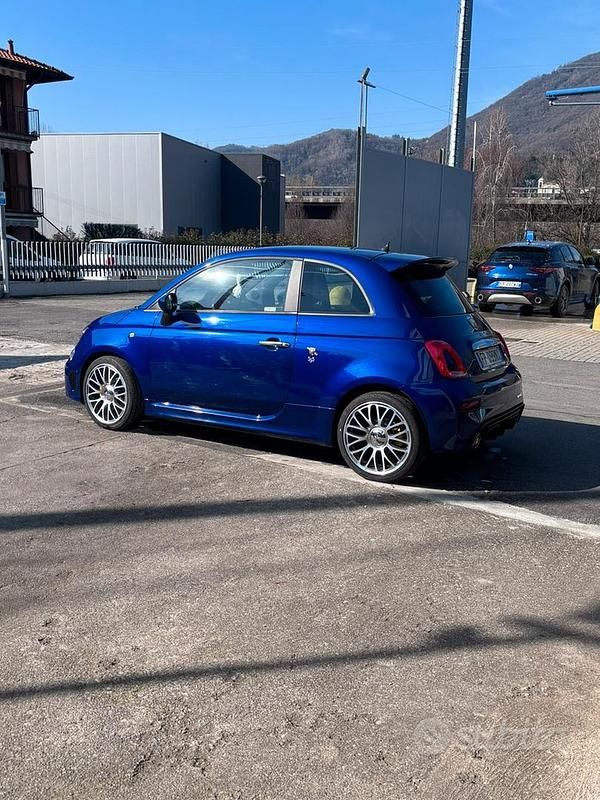 Usata Abarth 500 145 CV (106 kW) 2018 Blu Utilitaria