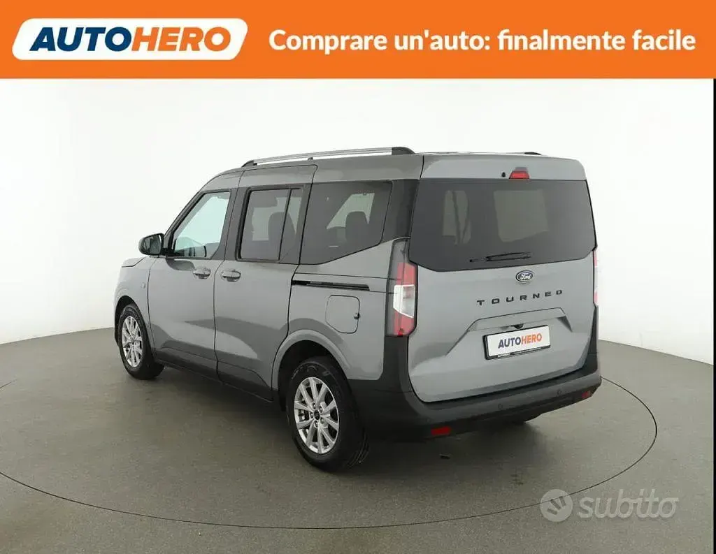 Usata Ford Tourneo Courier Titanium 125 CV (91 kW) 2024 Grigio Monovolume