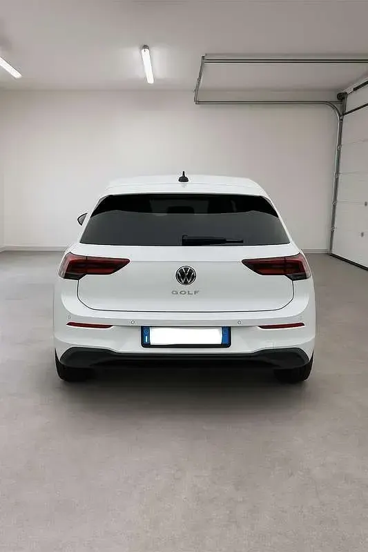 Usata VW Golf VIII Life 150 CV (110 kW) 2020 Bianco Berlina
