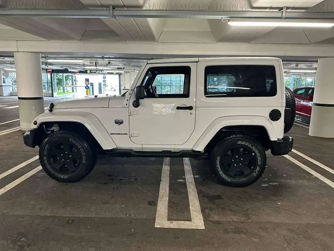 Usata Jeep Wrangler Sahara 200 CV (147 kW) 2012 Bianco SUV