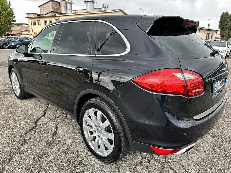 Usata Porsche Cayenne 300 CV (220 kW) 2012 Nero SUV