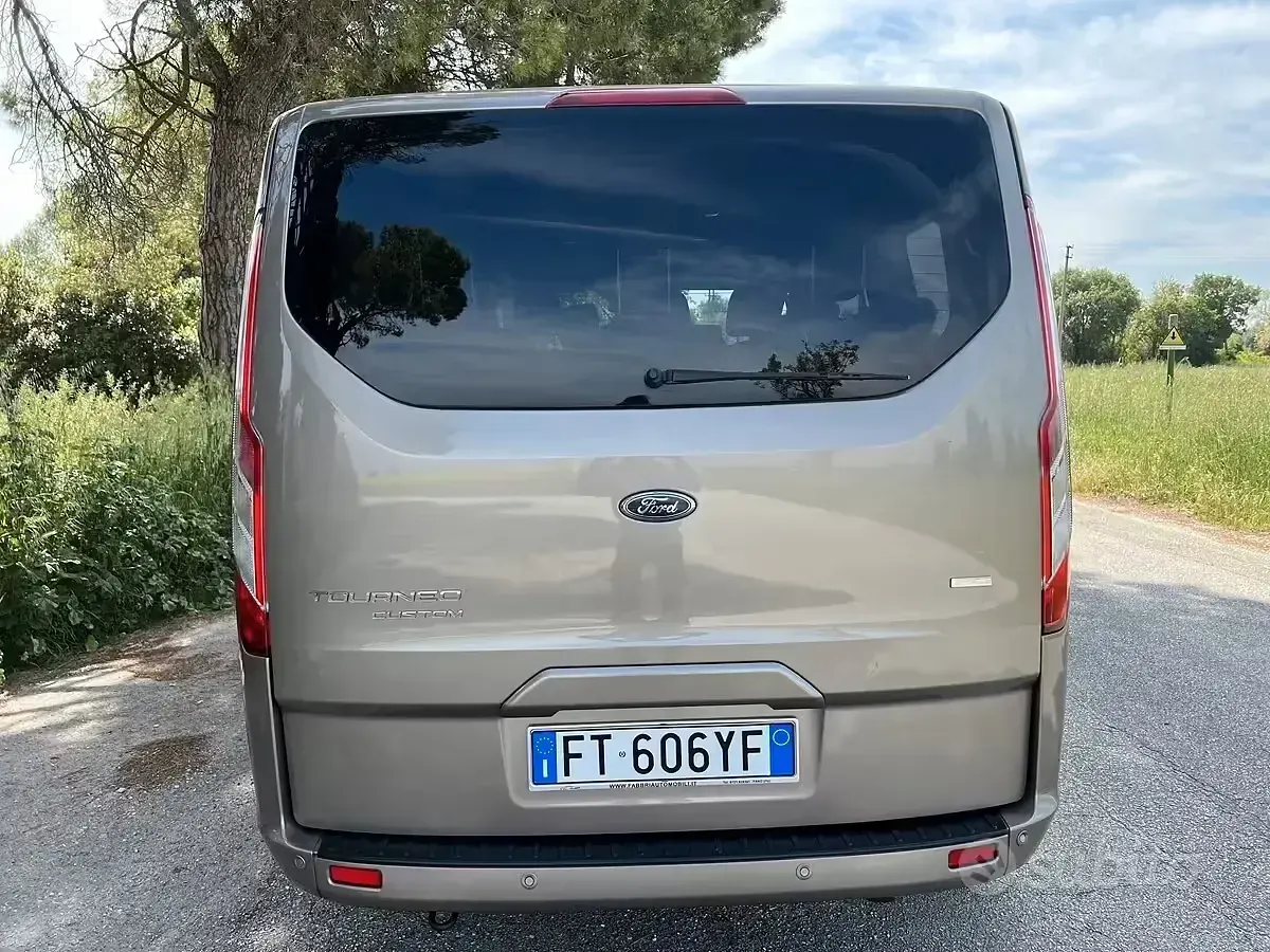 Usata Ford Tourneo Titanium 131 CV (96 kW) 2019 Marrone Monovolume
