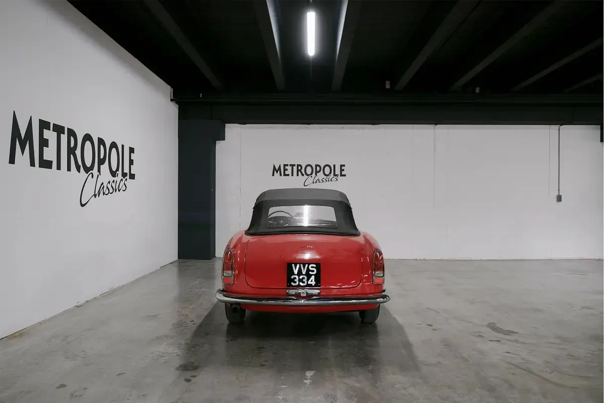 Usata Alfa Romeo 2000 116 CV (85 kW) 1960 Rosso Cabrio