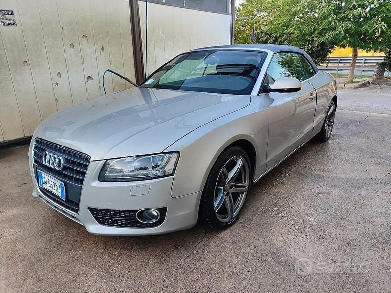 Grigio Usata 2009 Audi A5 Cabriolet Comfort Cabrio | 12.999 € (Ottimo prezzo) - Immagine 1/4