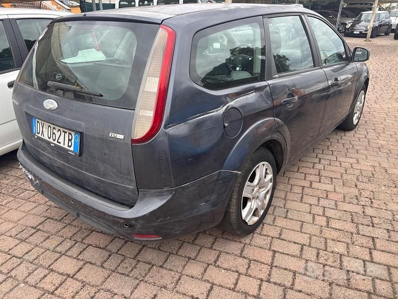 Usata Ford Focus 90 CV (66 kW) 2009 Blu Station wagon