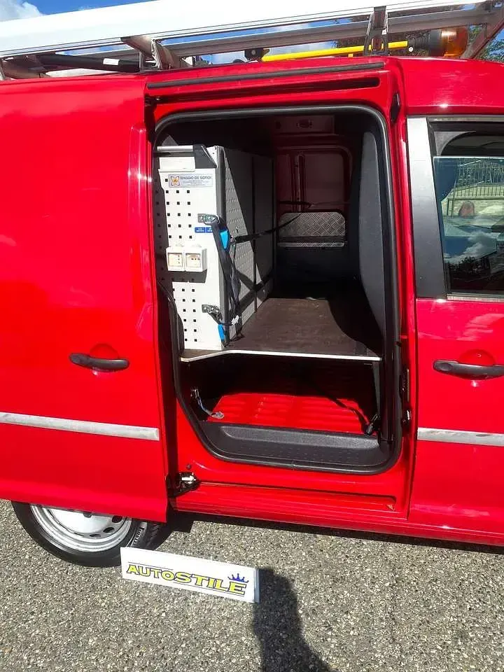 Usata VW Caddy 122 CV (89 kW) 2017 Rosso Monovolume