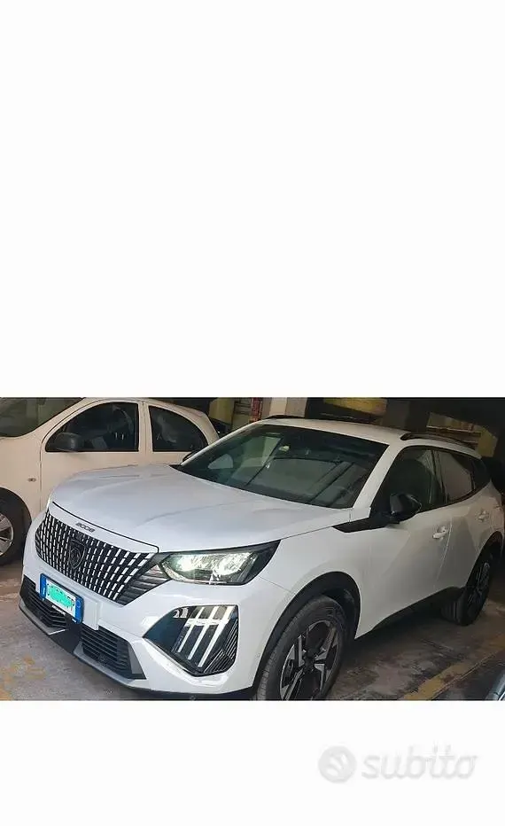 Usata Peugeot 2008 101 CV (74 kW) 2024 Bianco SUV