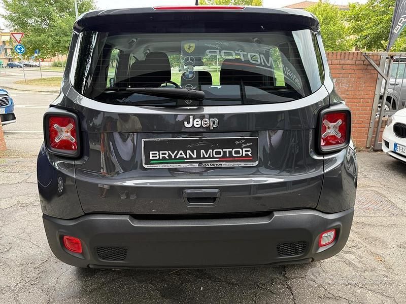 Usata Jeep Renegade Longitude 131 CV (96 kW) 2023 Grigio SUV