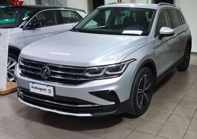 Usata VW Tiguan Elegance 150 CV (110 kW) 2022 Argento reflex met. SUV