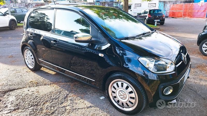 Usata VW up! Highline 75 CV (55 kW) 2016 Nero Utilitaria