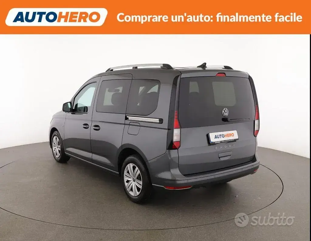 Usata VW Caddy Life 114 CV (83 kW) 2022 Grigio Monovolume