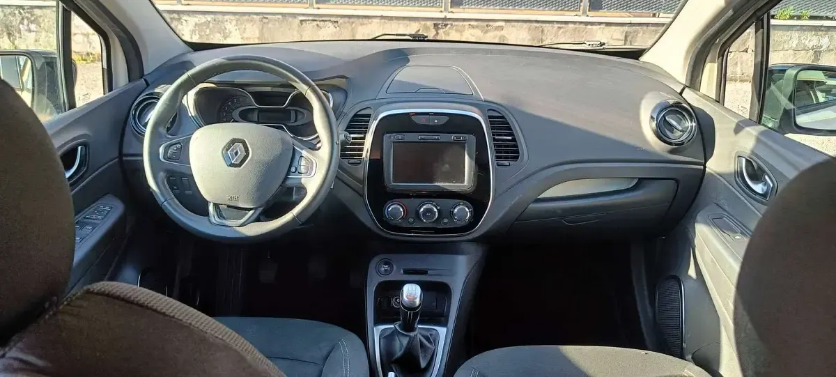 Usata Renault Captur 90 CV (66 kW) 2019 Beige SUV