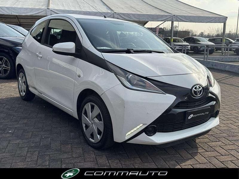 Usata Toyota Aygo X-clusiv 69 CV (50 kW) 2014 Bianco Utilitaria