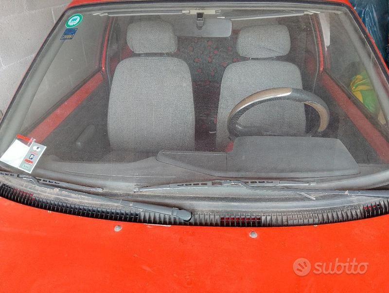 Usata Peugeot 205 54 CV (39 kW) 1990 Rosso Utilitaria