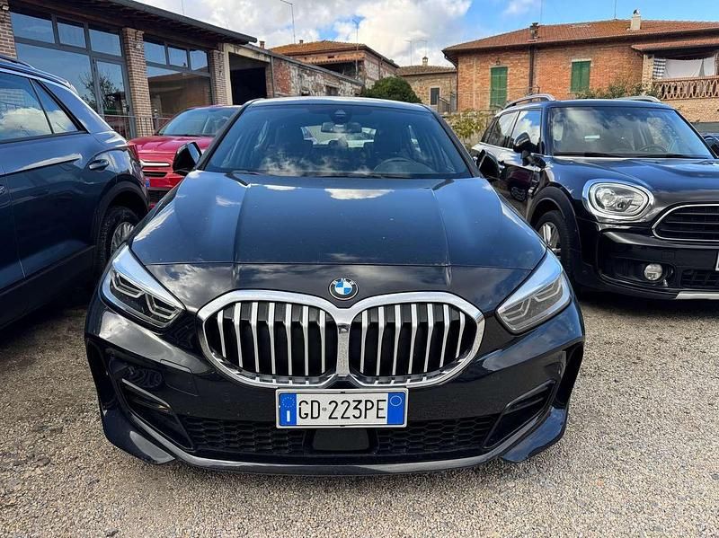 Nero Usata 2021 BMW 118 M Sport Due volumi | 22.700 € (Buon prezzo) - Immagine 1/4