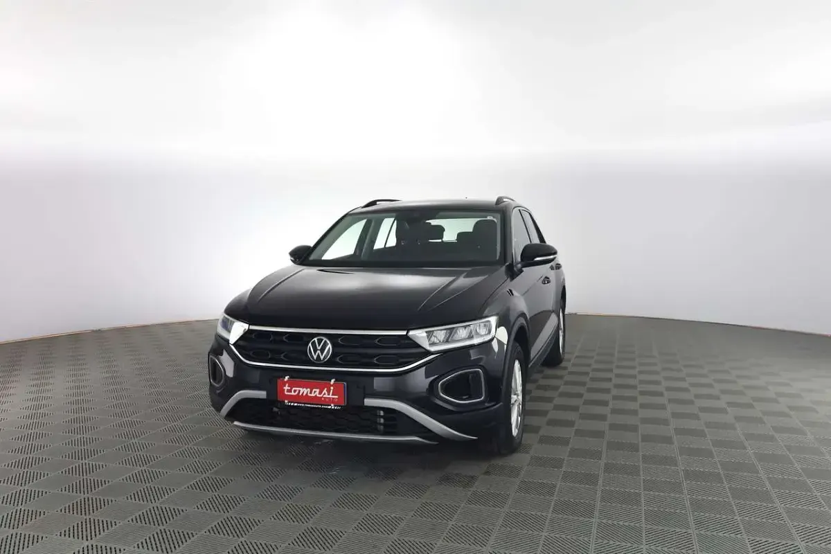 Usata VW T-Roc Life 150 CV (110 kW) 2025 Nero perla SUV