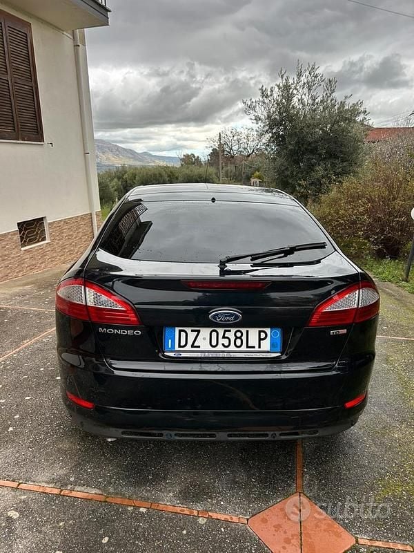 Usata Ford Mondeo 140 CV (102 kW) 2009 Nero Berlina