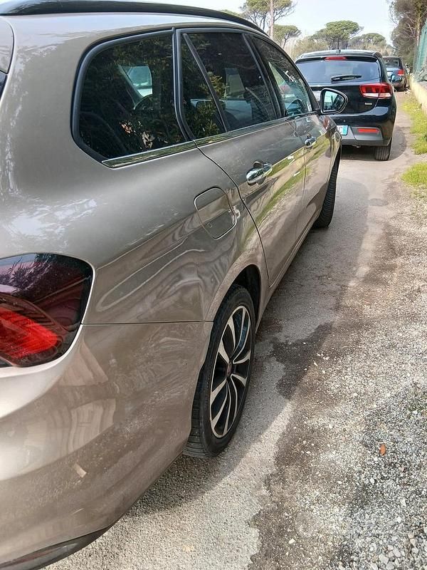 Usata Fiat Tipo 84 CV (61 kW) 2018 Grigio Station wagon
