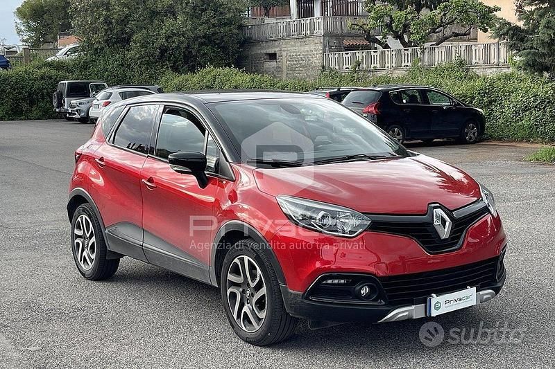 Usata Renault Captur 90 CV (66 kW) 2017 Rosso SUV
