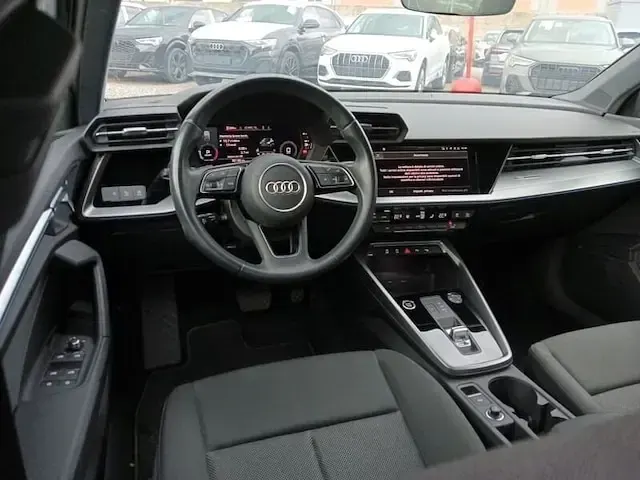 Usata Audi A3 Advanced Plus 116 CV (85 kW) 2023 Grigio manhattan metallizzato Berlina