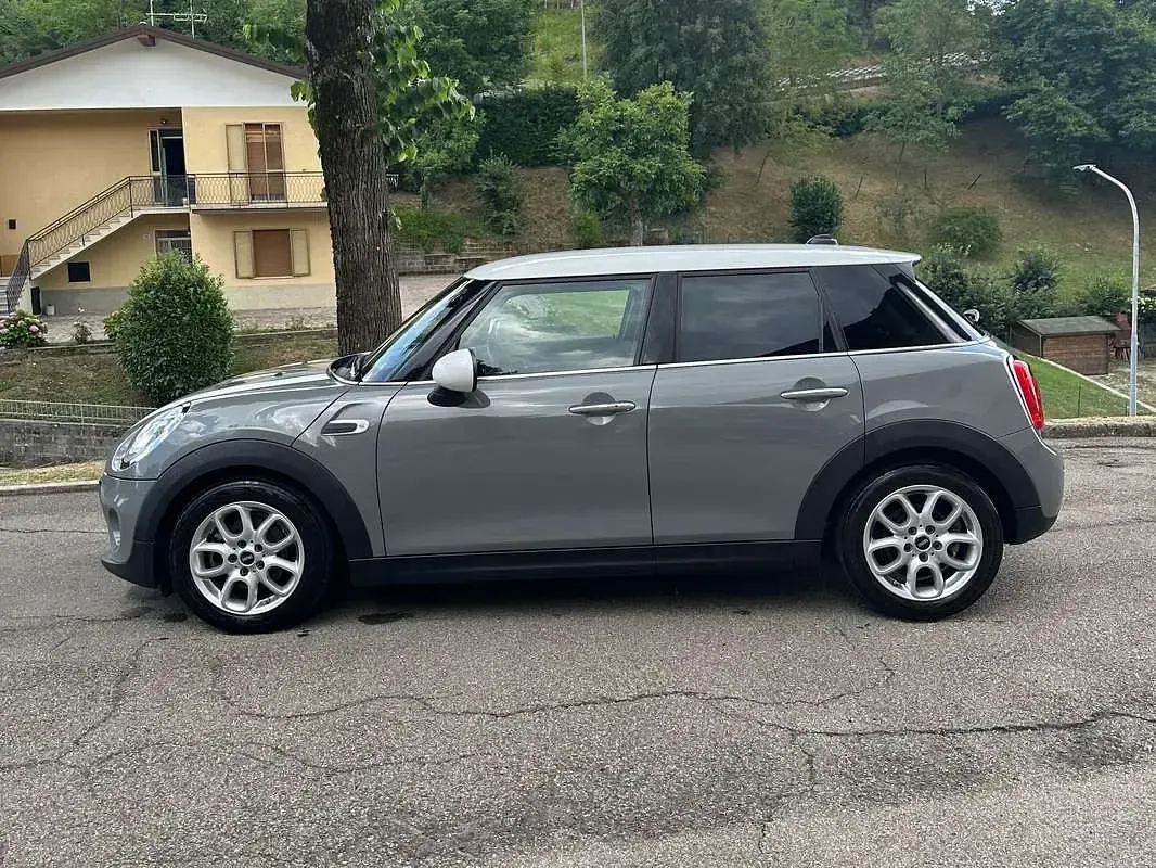 Usata Mini Cooper D 116 CV (85 kW) 2017 Grigio Utilitaria