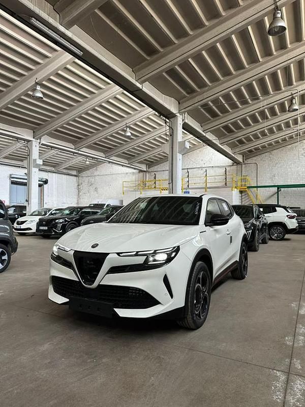 Nuova Alfa Romeo GT Junior Edizione Speciale 145 CV (106 kW) 2025 Bianco pastello SUV