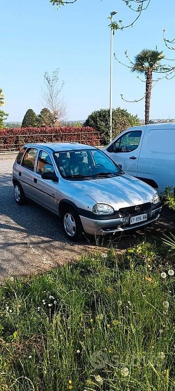 Occasion Opel Corsa 1998 Gris Citadine