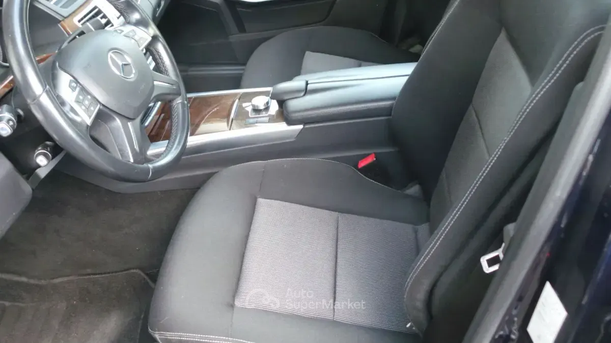 Usado Mercedes E220 170 CV (125 kW) 2014 Azul Berlina
