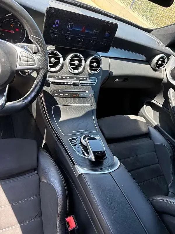 Usata Mercedes 220 Premium 170 CV (125 kW) 2018 Argento Coupé