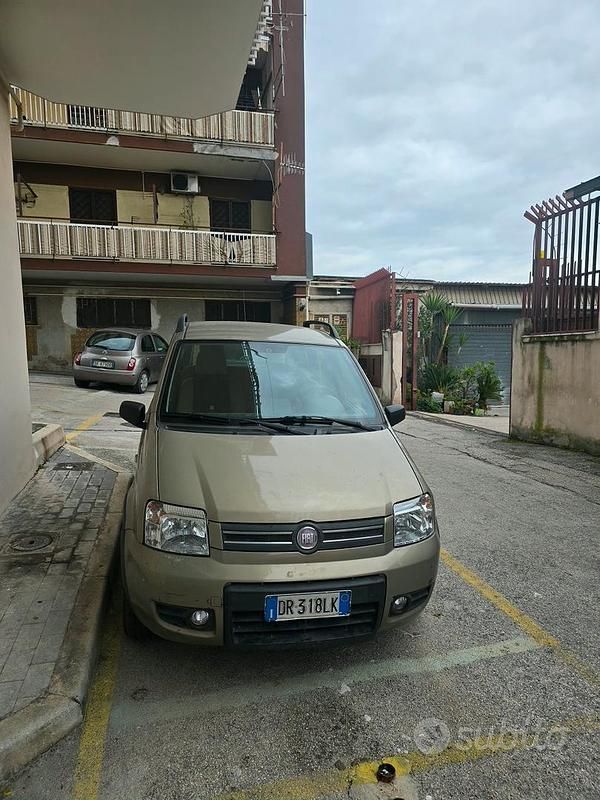 Usata 2007 Fiat Panda Climbing Tre volumi | 2500 € (Ottimo prezzo) - Immagine 1/4