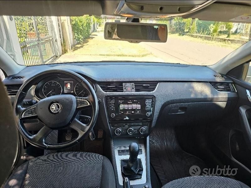 Usata Skoda Octavia G-TEC Executive 110 CV (80 kW) 2015 Bianco Station wagon