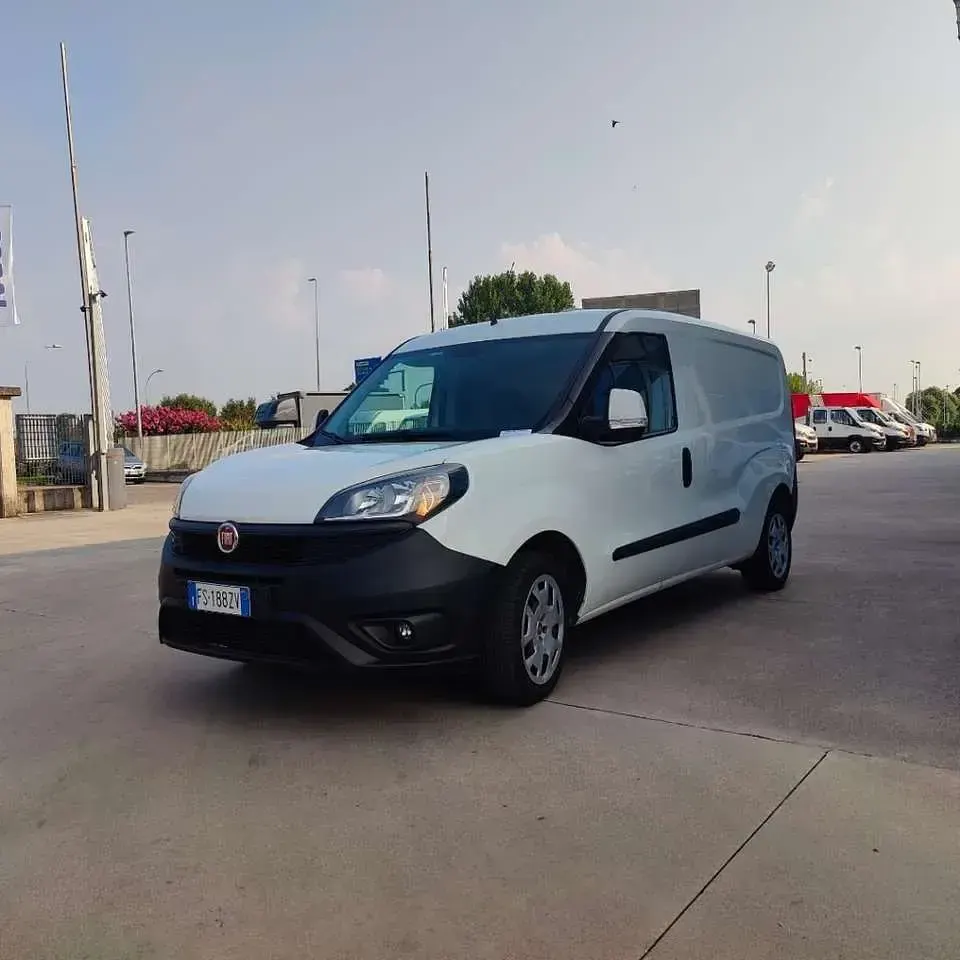 Usata Fiat Doblò 120 CV (88 kW) 2018 Bianco Monovolume