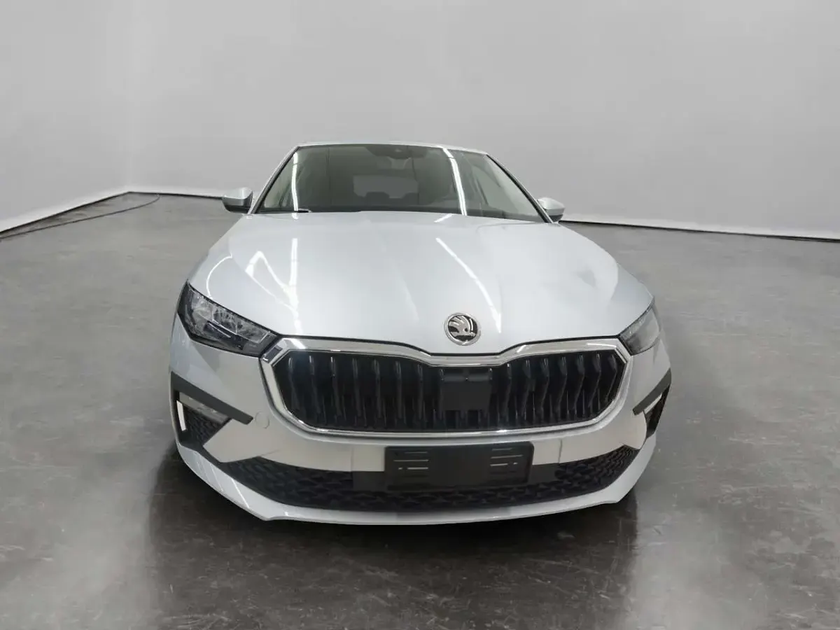 Nuova Skoda Scala Selection 95 CV (69 kW) 2026 Argento Utilitaria