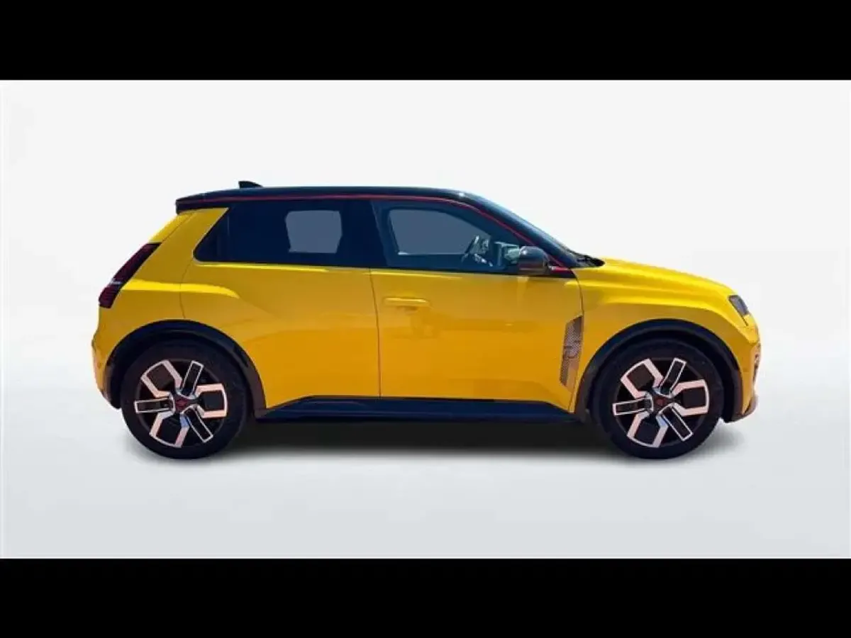 Usata Renault 5 E-Tech Iconic 77 kW (106 CV) 2024 Giallo