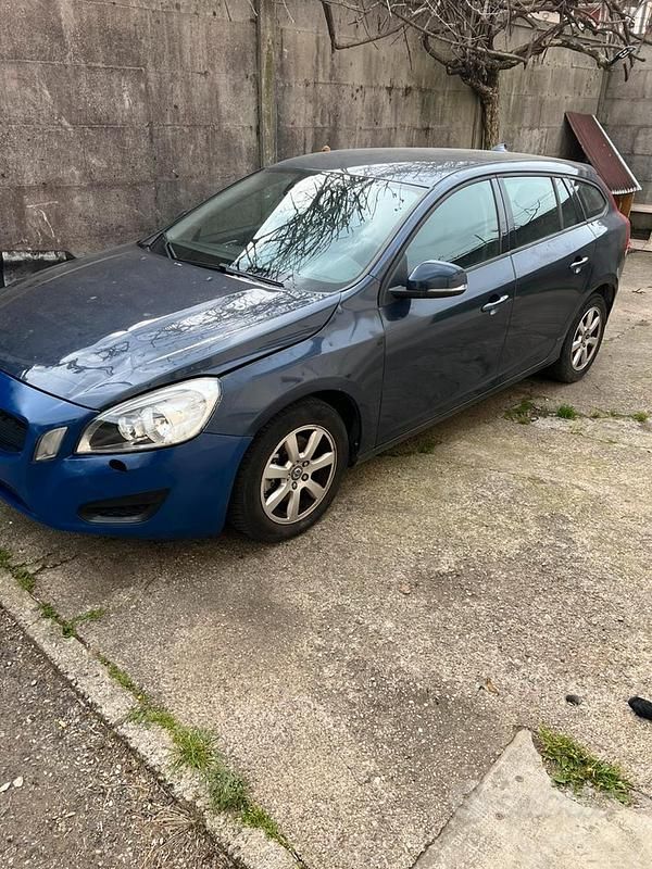 Usata Volvo V60 114 CV (83 kW) 2011 Blu Station wagon