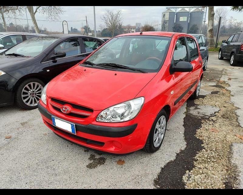 Usata Hyundai Getz 66 CV (48 kW) 2007 Rosso Utilitaria